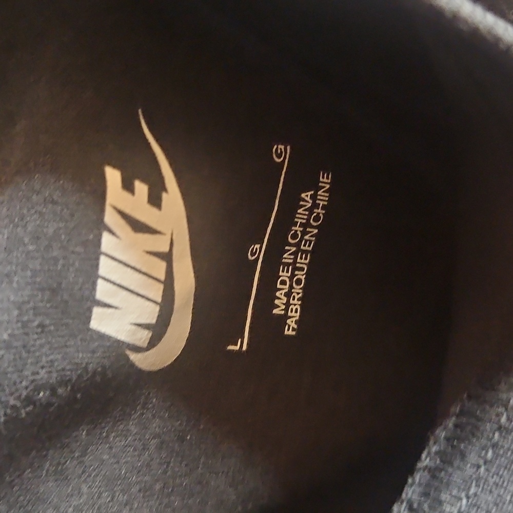 Nike Men's Black Sleeveless Shirt - Picture 2 of 2